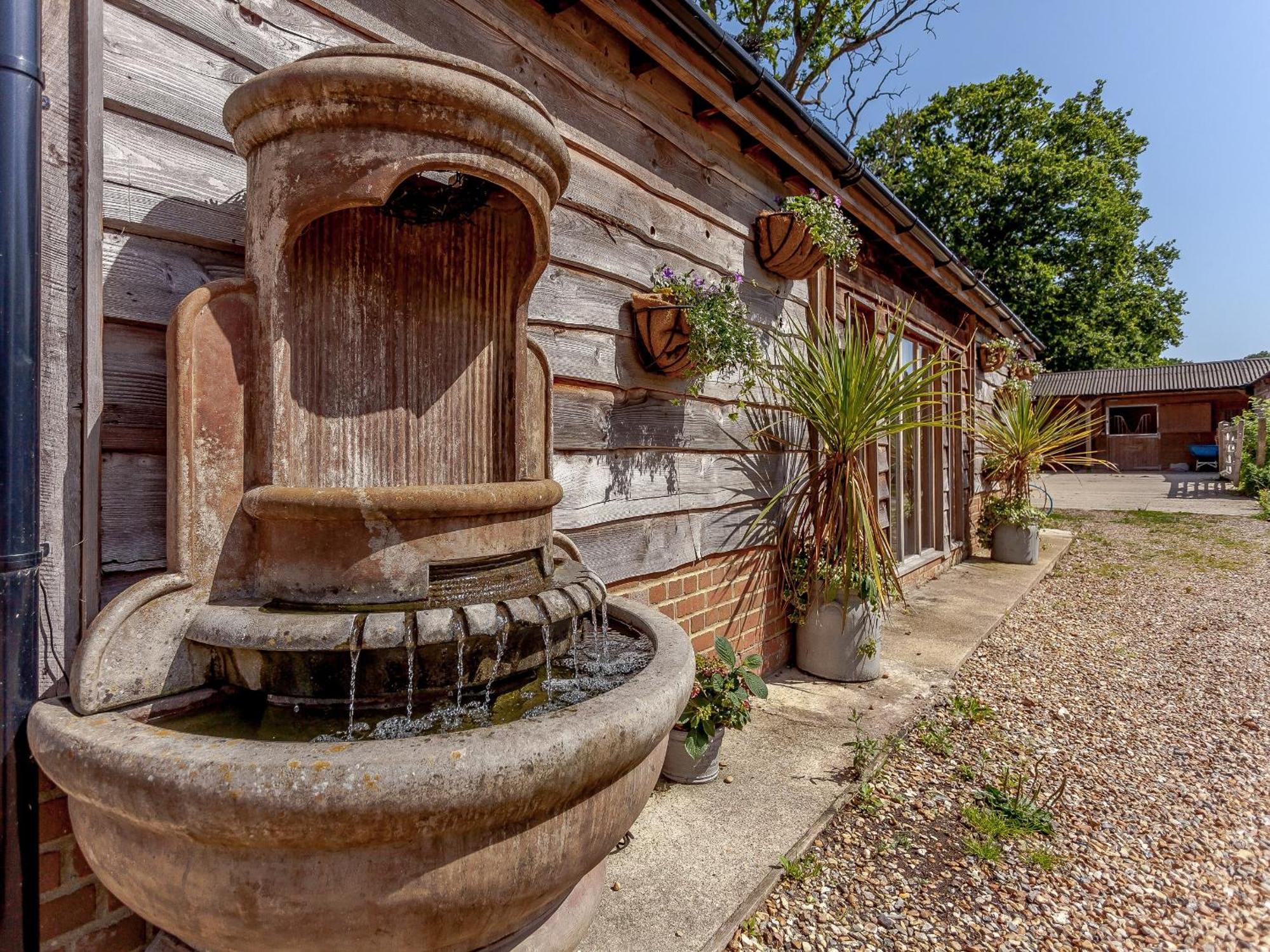 The Barn Villa Coldwaltham Kültér fotó